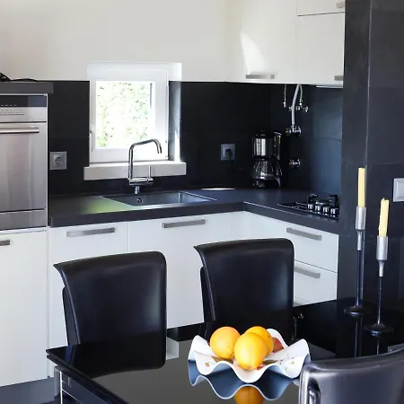 Lovelystay - Casa Conceicao בית נופש אלקובאקה